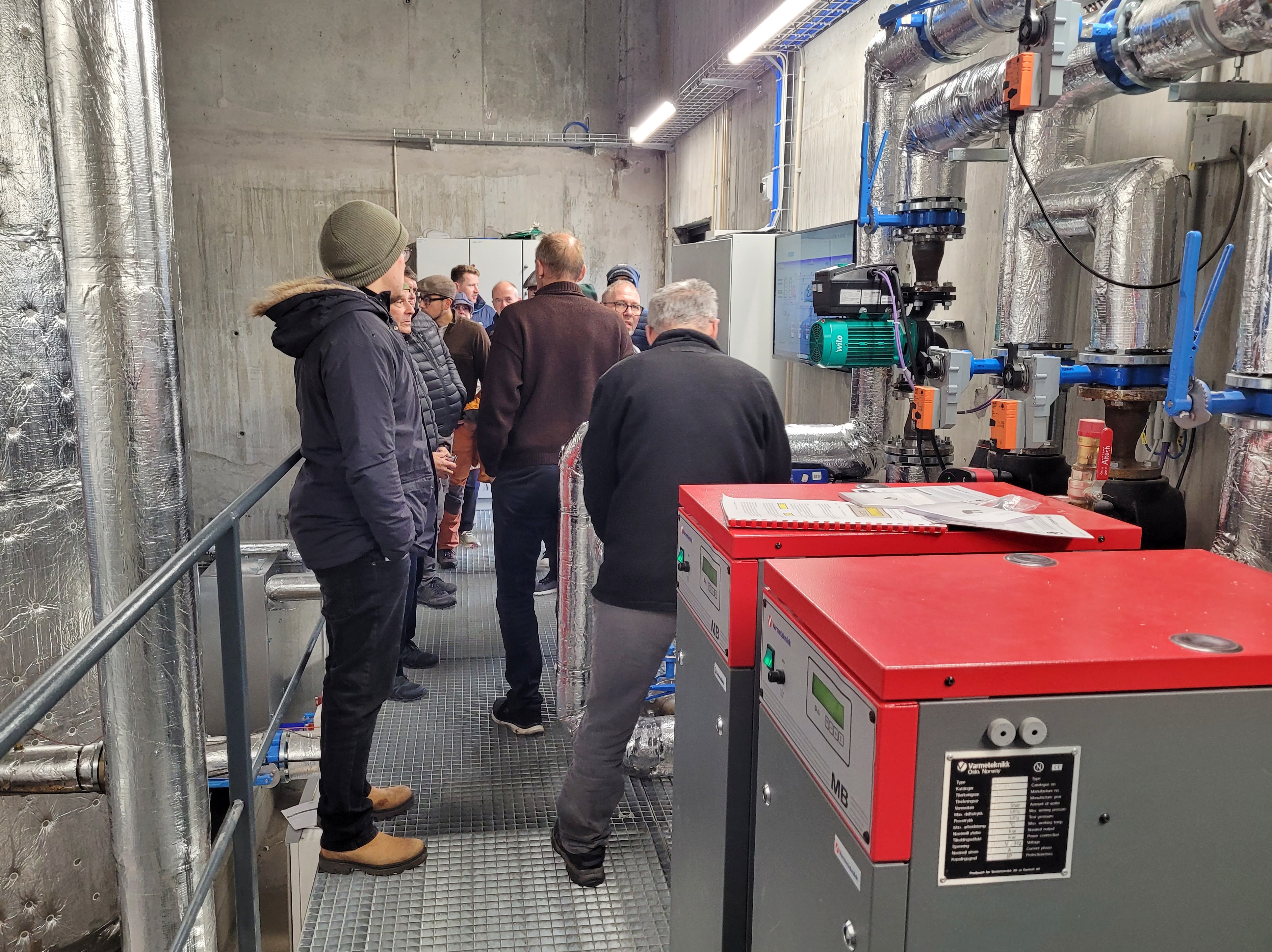 Site visit at Leirvík School and Elderly Home energy plant.